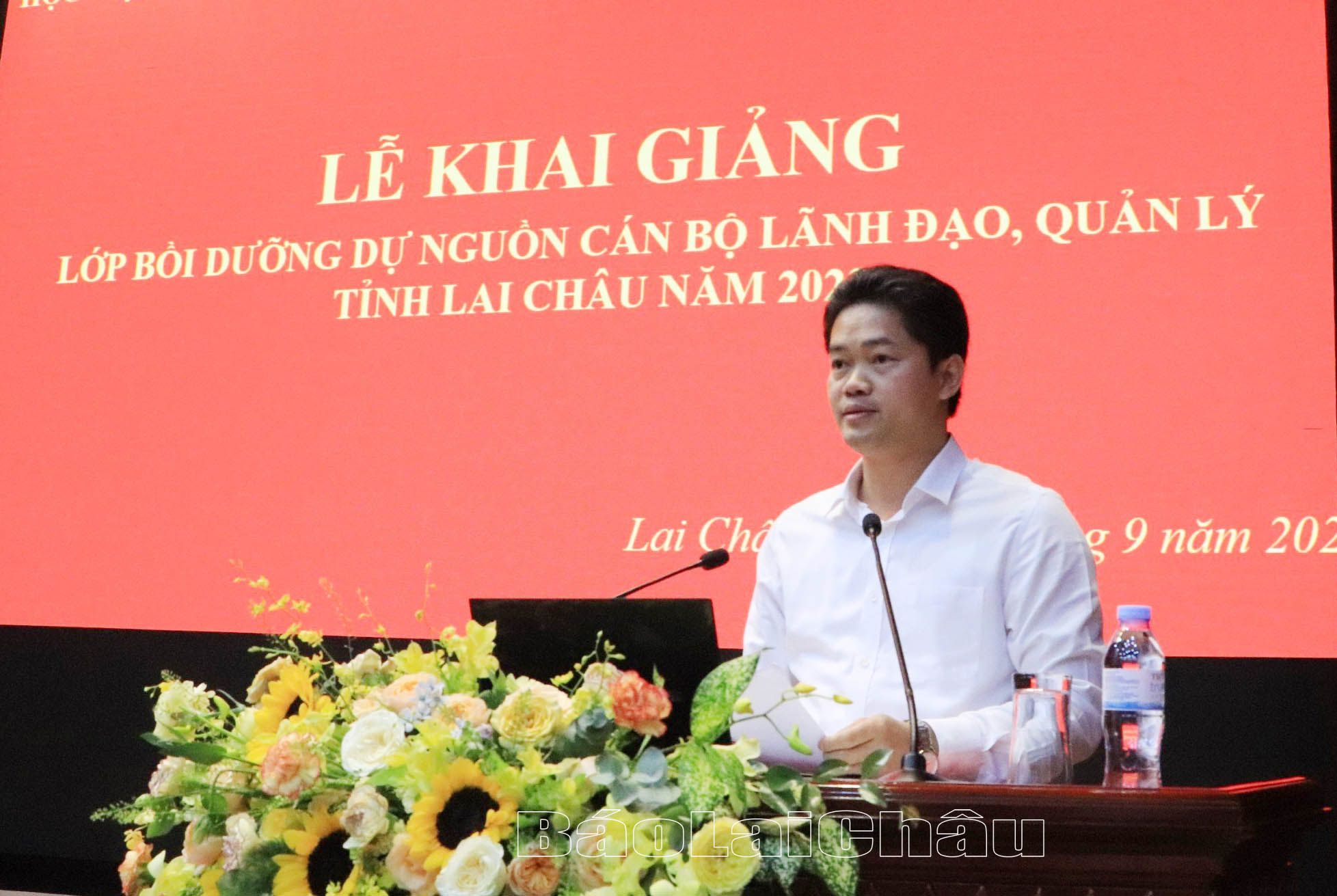 Đồng chí Vũ Mạnh Hà – Ủy viên dự khuyết Trung ương Đảng, Phó Bí thư Thường trực Tỉnh ủy phát biểu tại lễ khai giảng.